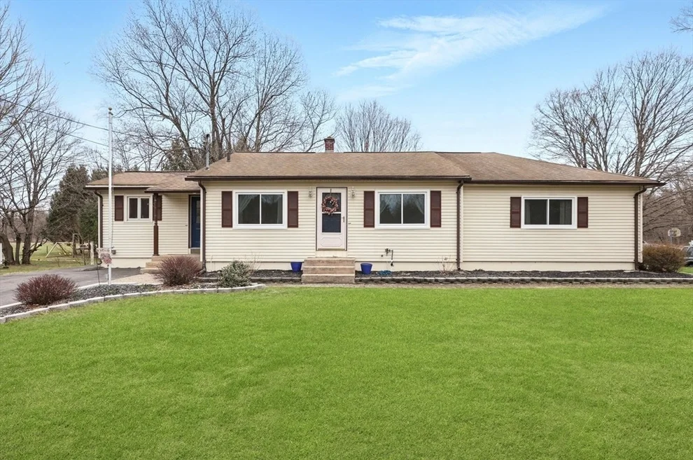 Unit for sale at 16 Pomeroy Meadow Rd, Easthampton, MA 01027