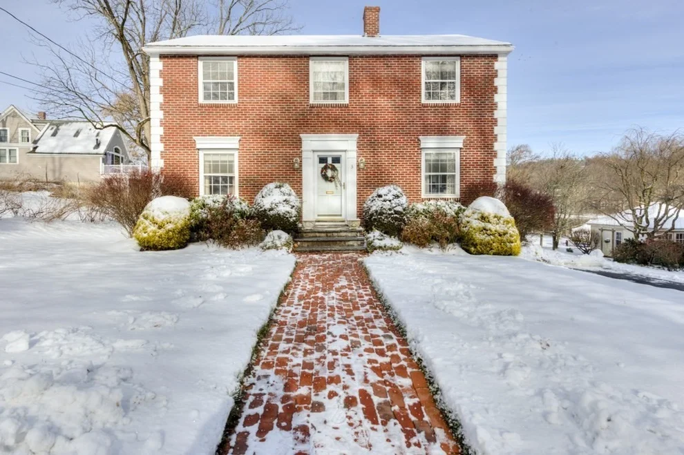 Unit for sale at 3 Shoreham St, Worcester, MA 01605