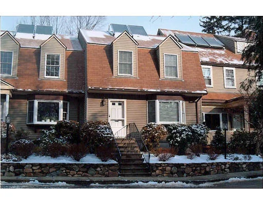 Unit for sale at 9 Wiswall Cir, Wellesley, MA 02482