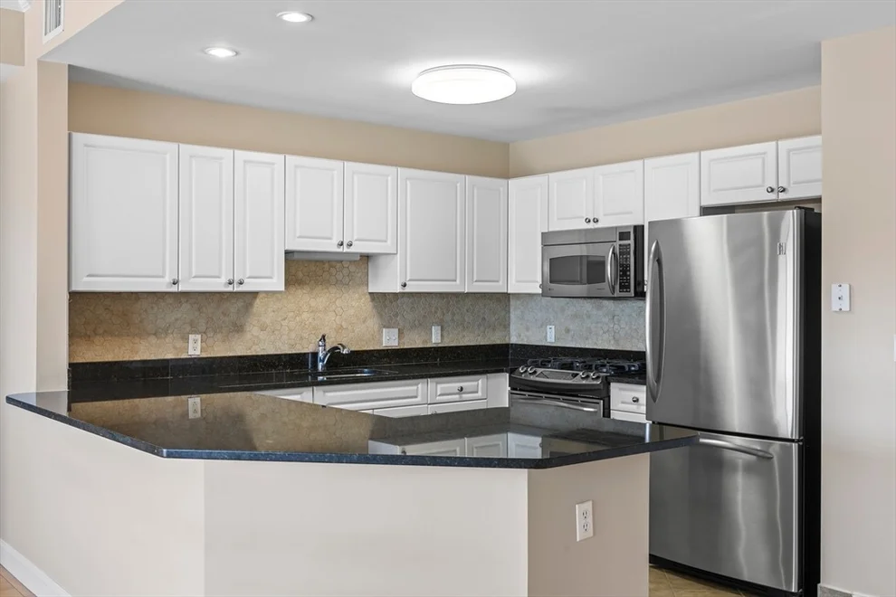 Unit for sale at 614 Pond St, Braintree, MA 02184