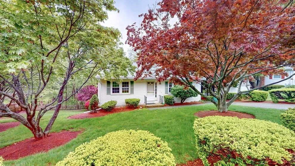 Unit for sale at 10 Briarwood Rd, Woburn, MA 01801