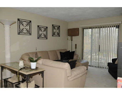 Unit for sale at 59 Highland Glen Dr, Randolph, MA 02368