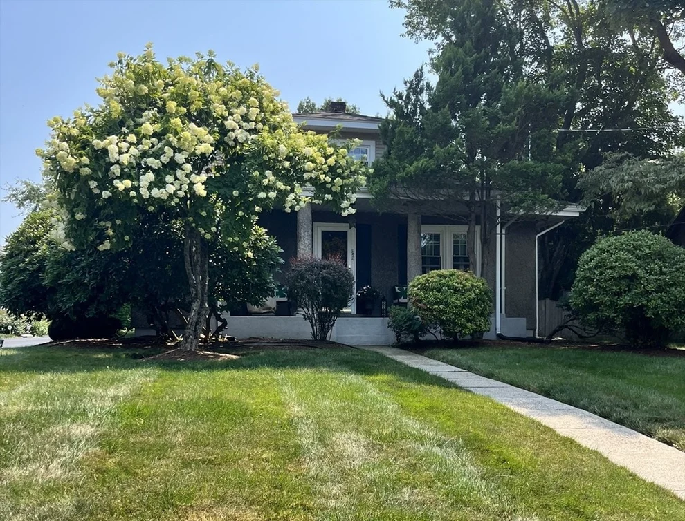Unit for sale at 854 Brockton Ave, Abington, MA 02351