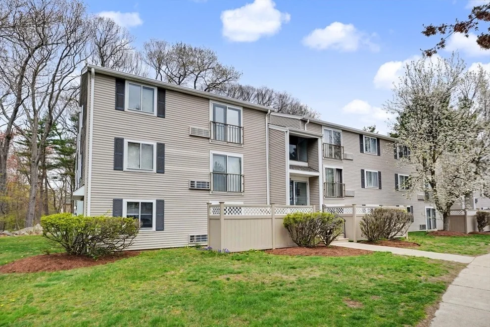 Unit for sale at 15 Village Rock Lane, Natick, MA 01760