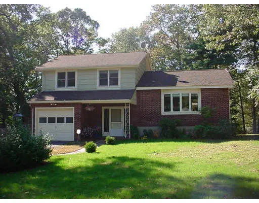 Unit for sale at 123 Lincoln Parkway, Lowell, MA 01851