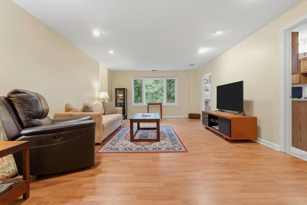 Unit for sale at 9 Ledgewood Way, Peabody, MA 01960