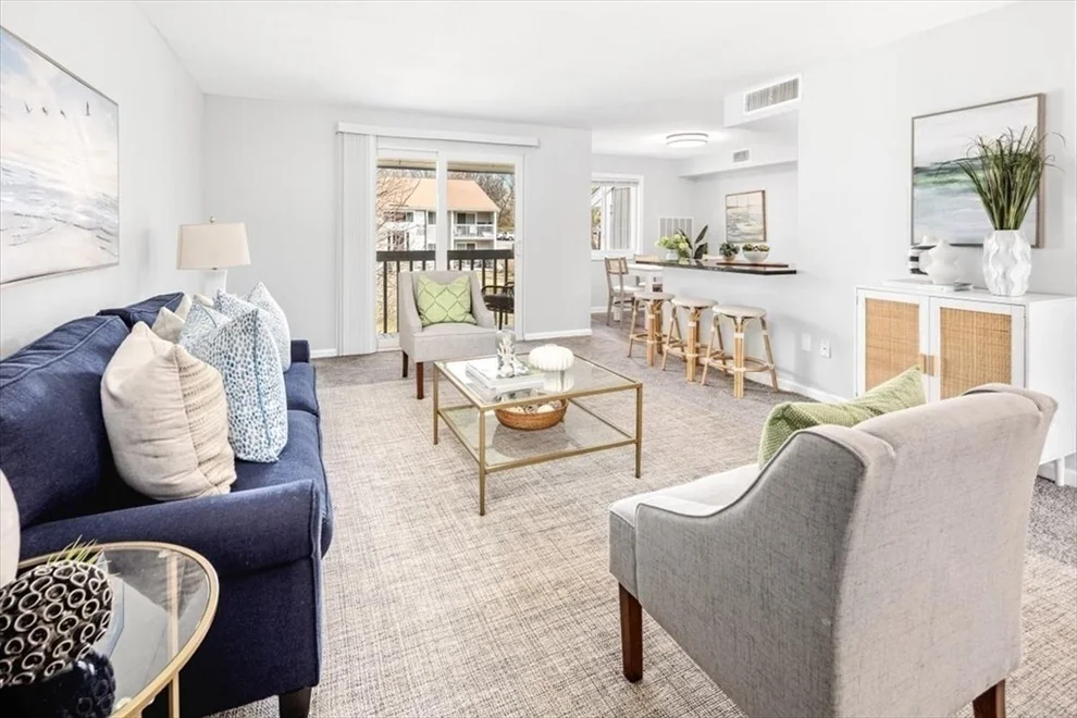 Unit for sale at 15 Beals Cove Rd, Hingham, MA 02043