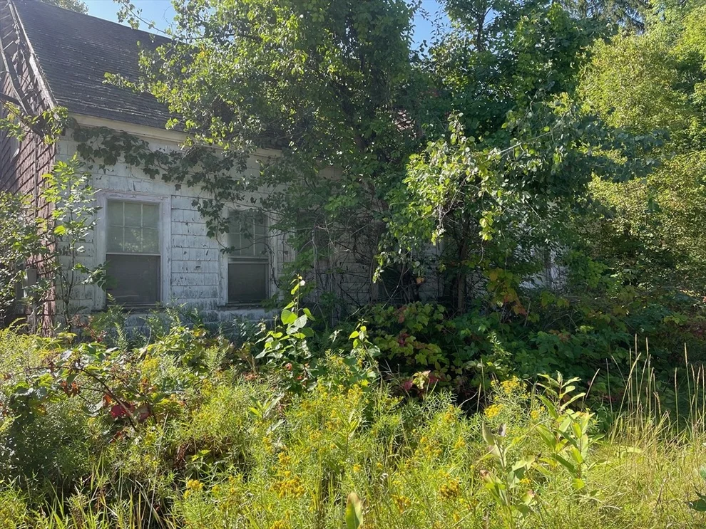 Unit for sale at 16 Liberty St, Templeton, MA 01436