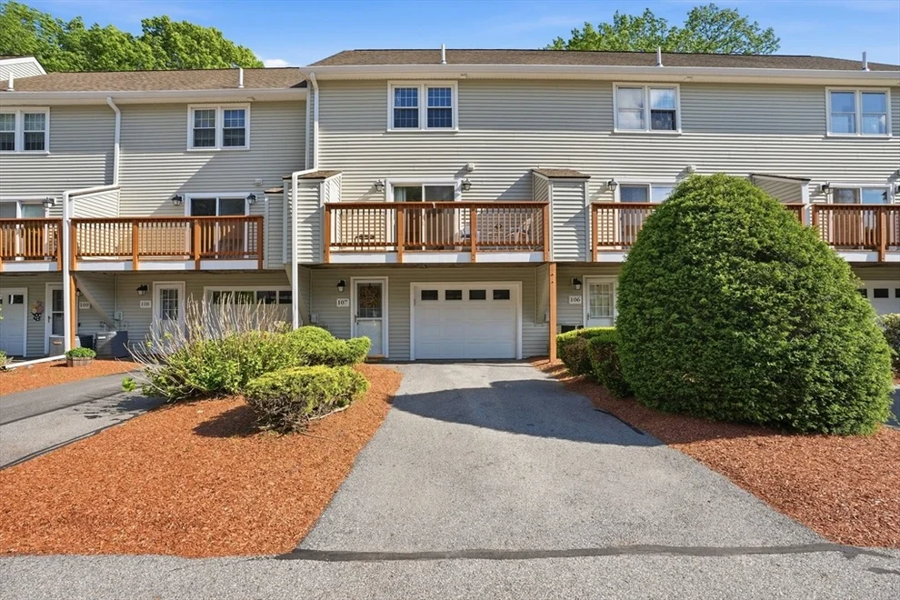 Unit for sale at 107 Patrick Rd, Tewksbury, MA 01876