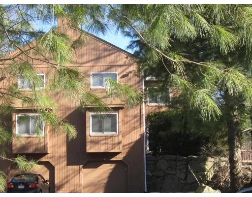 Unit for sale at 5 Duchess Path, Uxbridge, MA 01569