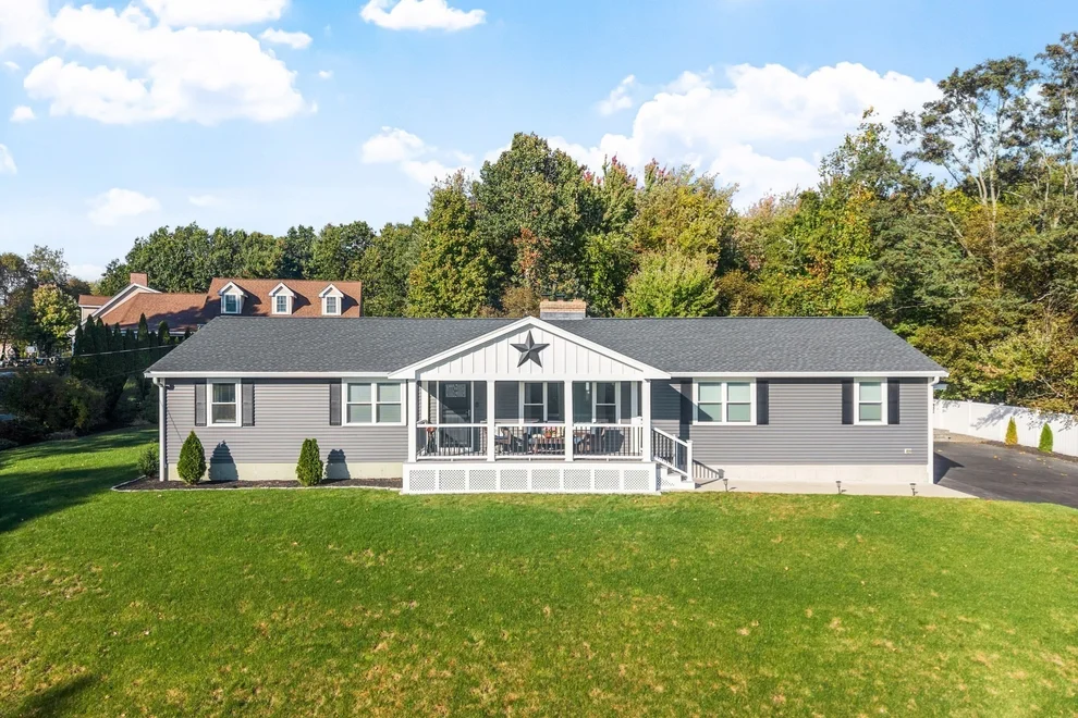 Unit for sale at 4 Nutting Dr, Leominster, MA 01453