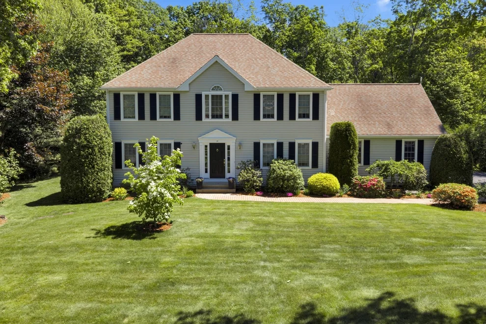 Unit for sale at 14 Old Towne Way, Sturbridge, MA 01518