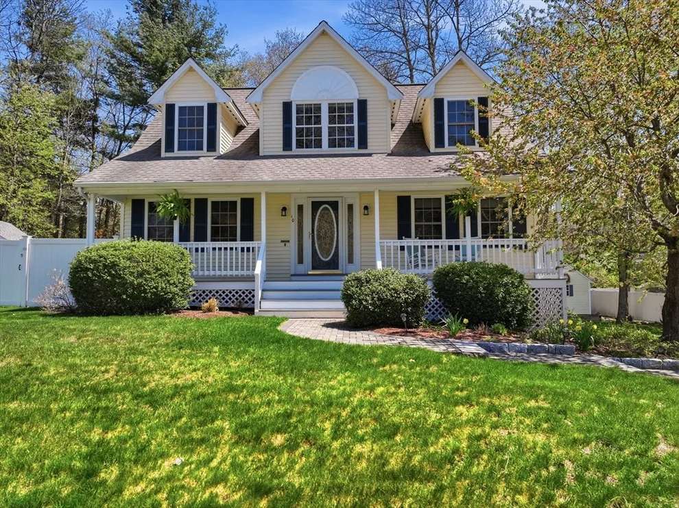 Unit for sale at 10 Horseshoe Lane, Clinton, MA 01510
