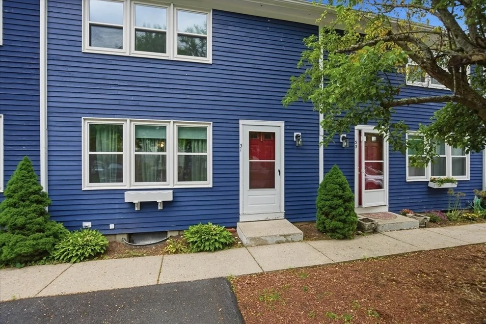 Unit for sale at 31 Dublin Ct, Amesbury, MA 01913
