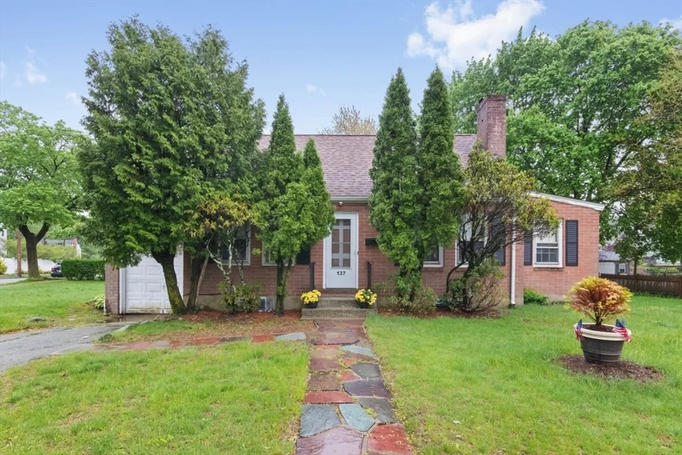Unit for sale at 137 Russell Rd, Newton, MA 02465