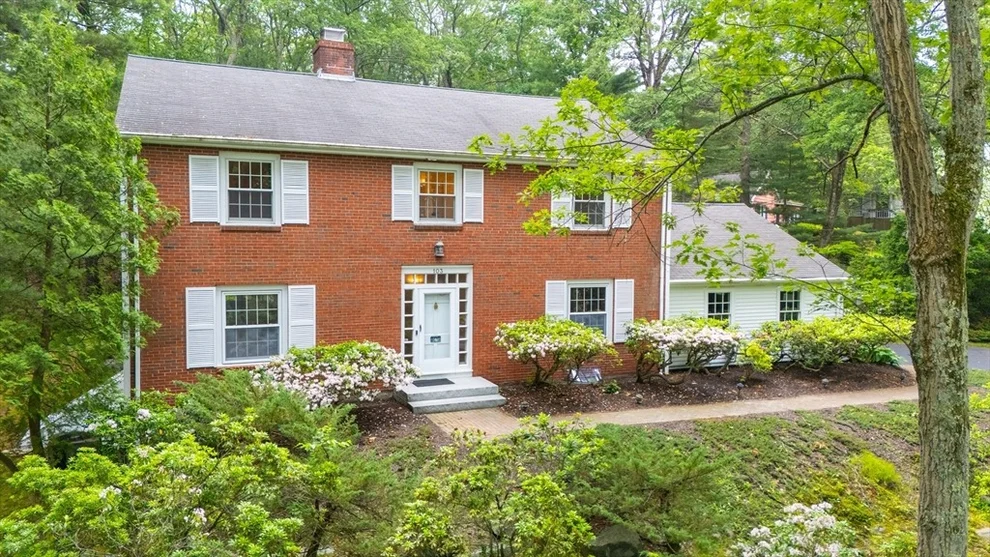Unit for sale at 103 Outlook Dr, Lexington, MA 02421