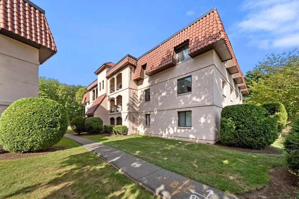 Unit for sale at 685 Oak Street, Brockton, MA 02301