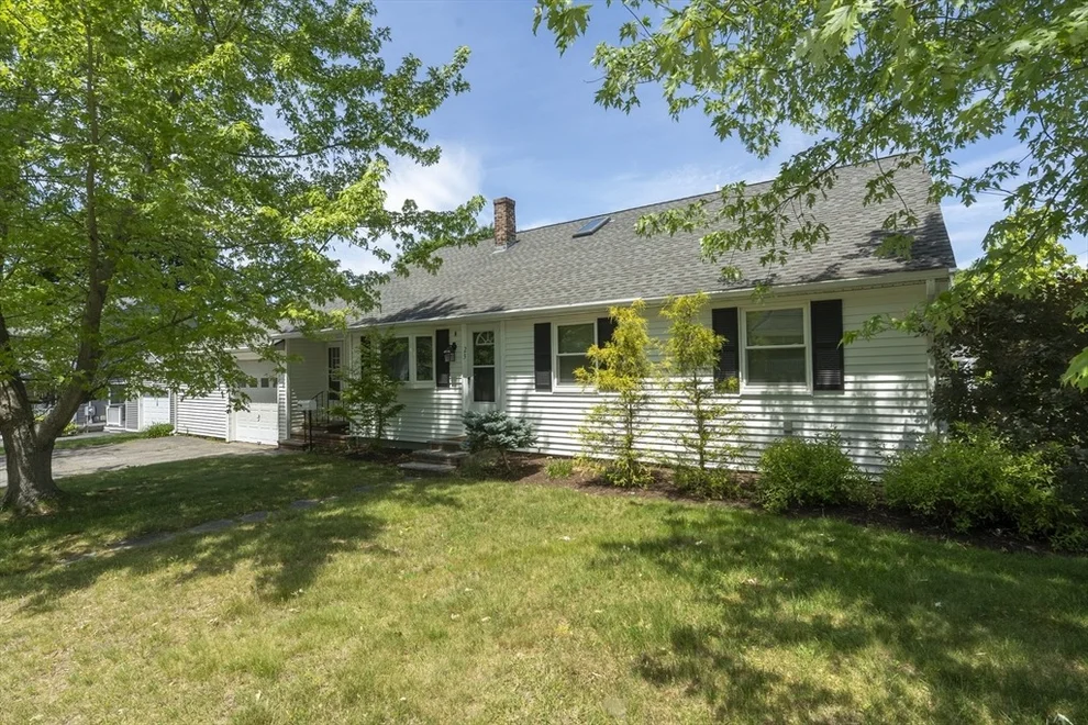 Unit for sale at 23 Portland Rd, Braintree, MA 02184