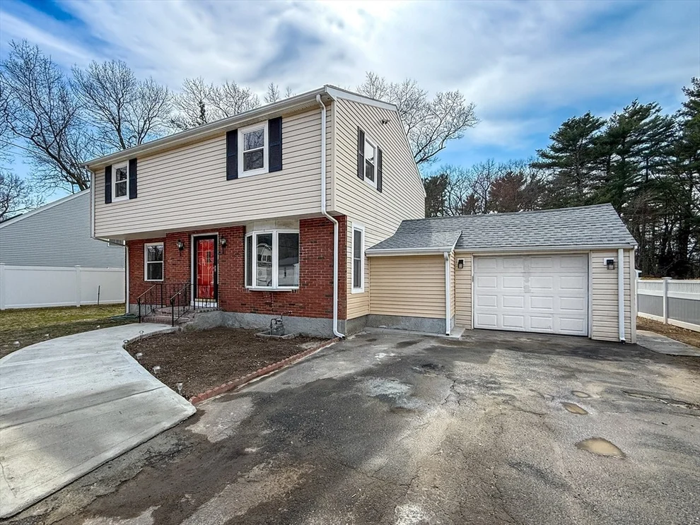 Unit for sale at 260 South St, Holbrook, MA 02343
