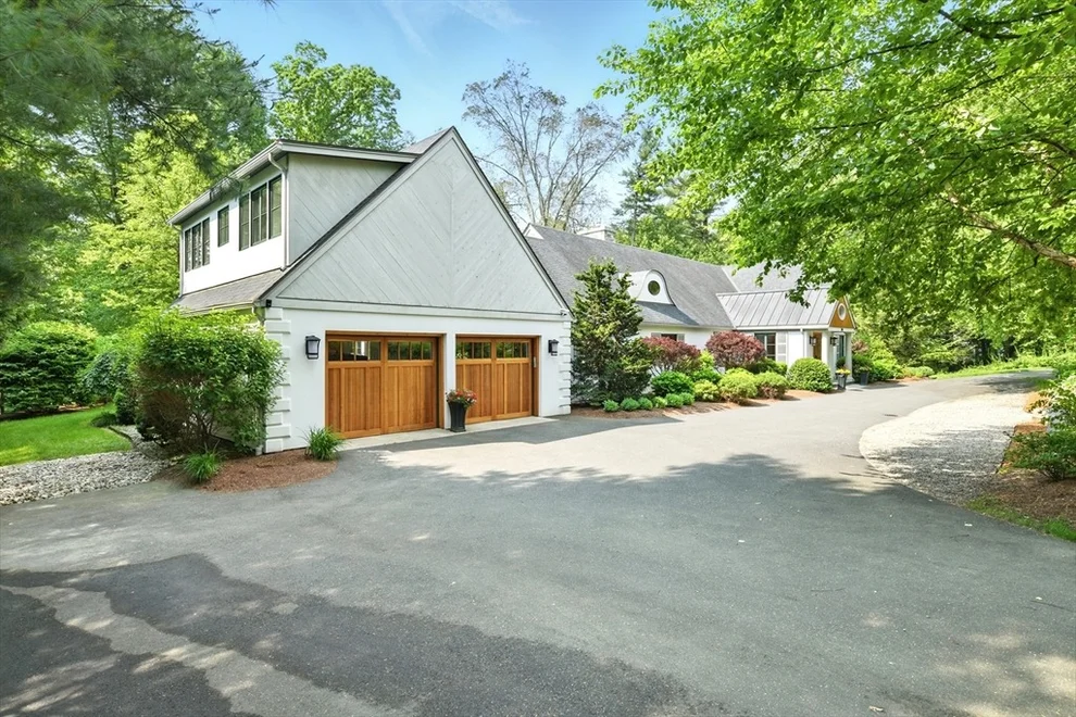 Unit for sale at 104 Ardsley Rd, Longmeadow, MA 01106