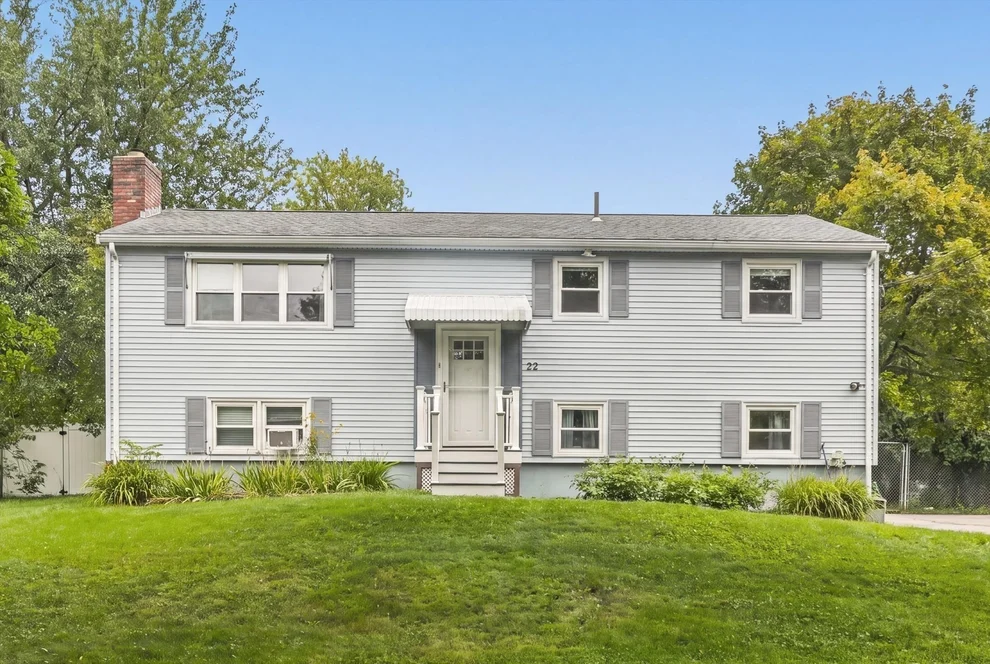 Unit for sale at 22 Woodbury St, Salem, NH 03079