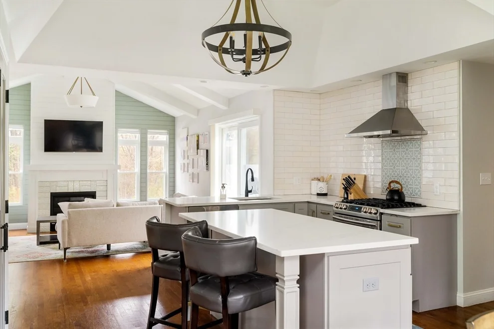 Unit for sale at 3 Sumpter Rd, Burlington, MA 01803
