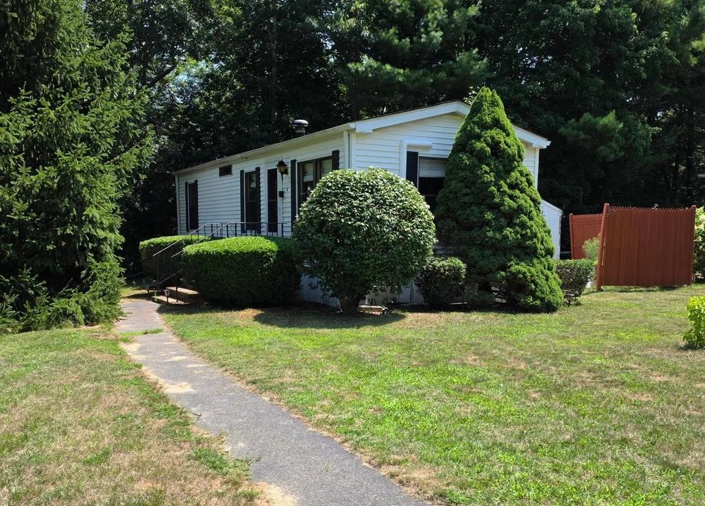 Unit for sale at 4 Foxtail Drive, Kingston, MA 02364