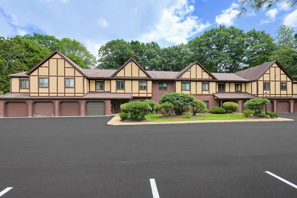 Unit for sale at 14 Rainbow Pond Dr, Walpole, MA 02081