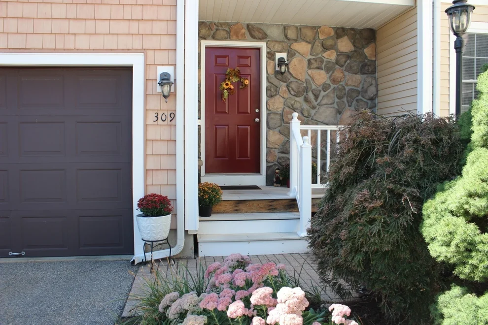 Unit for sale at 309 Hampton Way, Abington, MA 02351