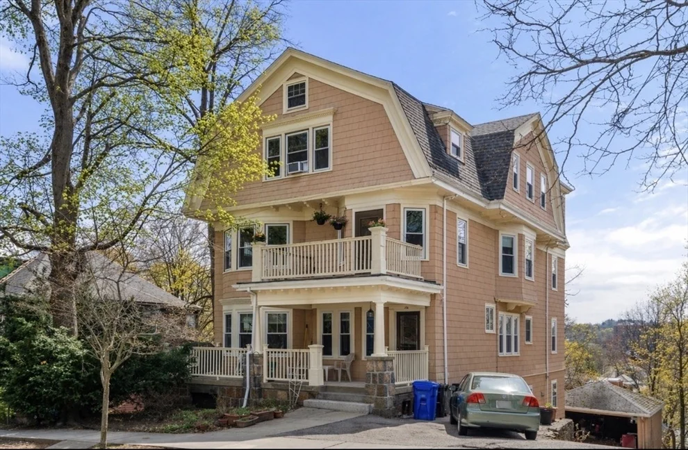 Unit for sale at 114 Lancaster Ter, Brookline, MA 02446