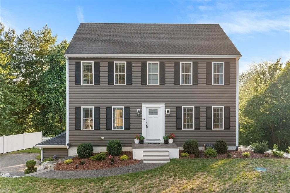 Unit for sale at 19 Green St, Berkley, MA 02779
