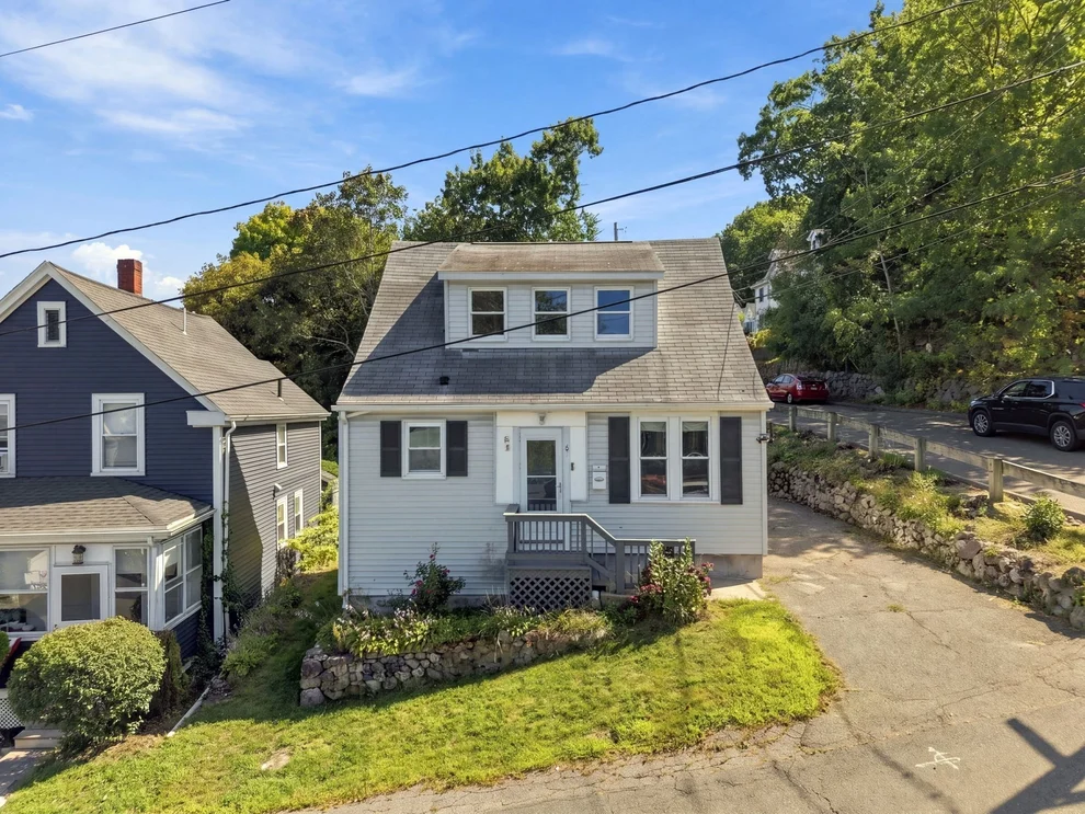 Unit for sale at 6 Clifton Ave, Saugus, MA 01906