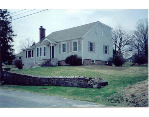 Unit for sale at 6 Fifth Avenue, Dudley, MA 01571