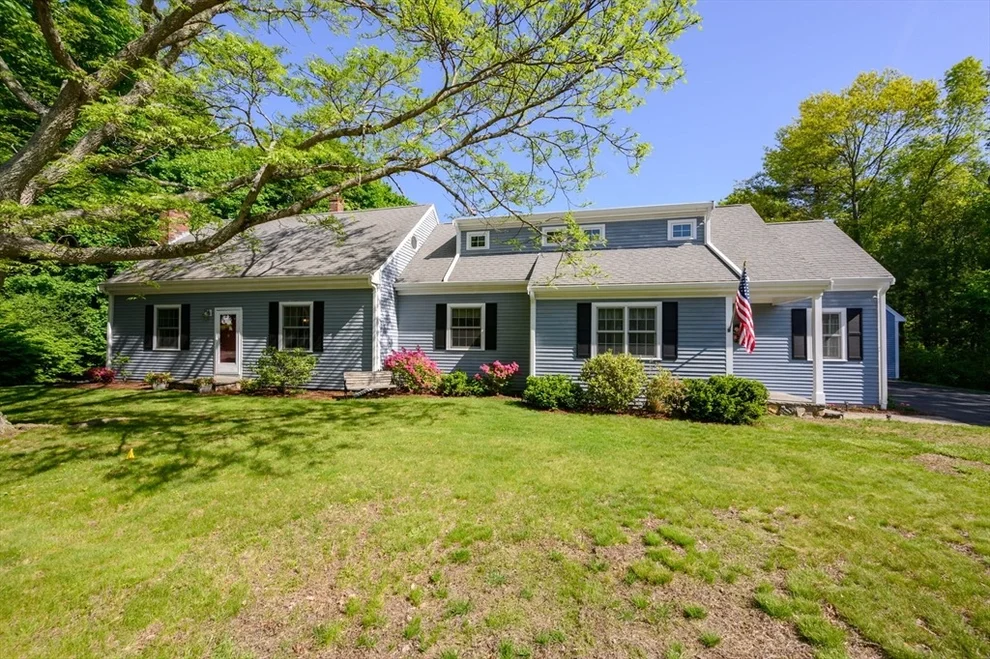 Unit for sale at 77 Main St, Norwell, MA 02061