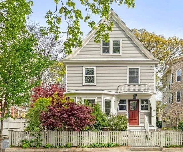 Unit for sale at 65 Wendell St, Cambridge, MA 02138