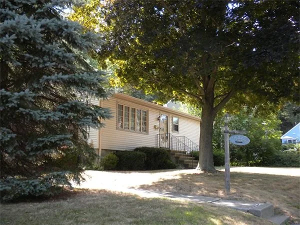 Unit for sale at 90 Spring St, Wakefield, MA 01880