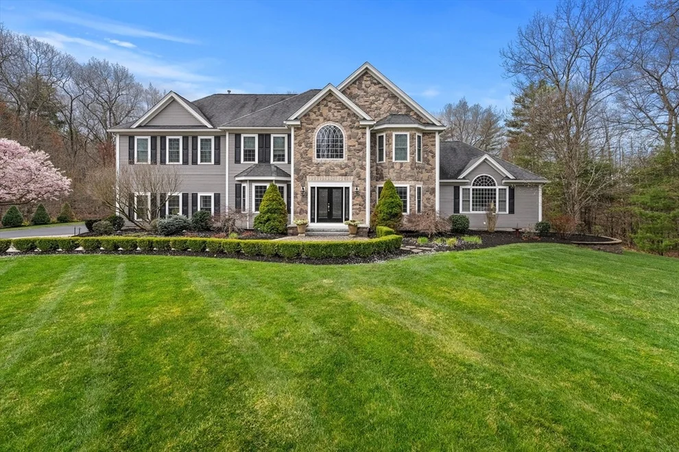 Unit for sale at 19 Cardiff Rd, Windham, NH 03087