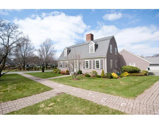 Unit for sale at 5 Doran Farm Ln, Lexington, MA 02420