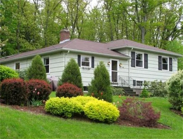 Unit for sale at 44 Oakridge Rd, Holden, MA 01520
