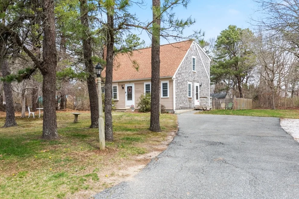 Unit for sale at 37 Triangle Cir, Sandwich, MA 02563