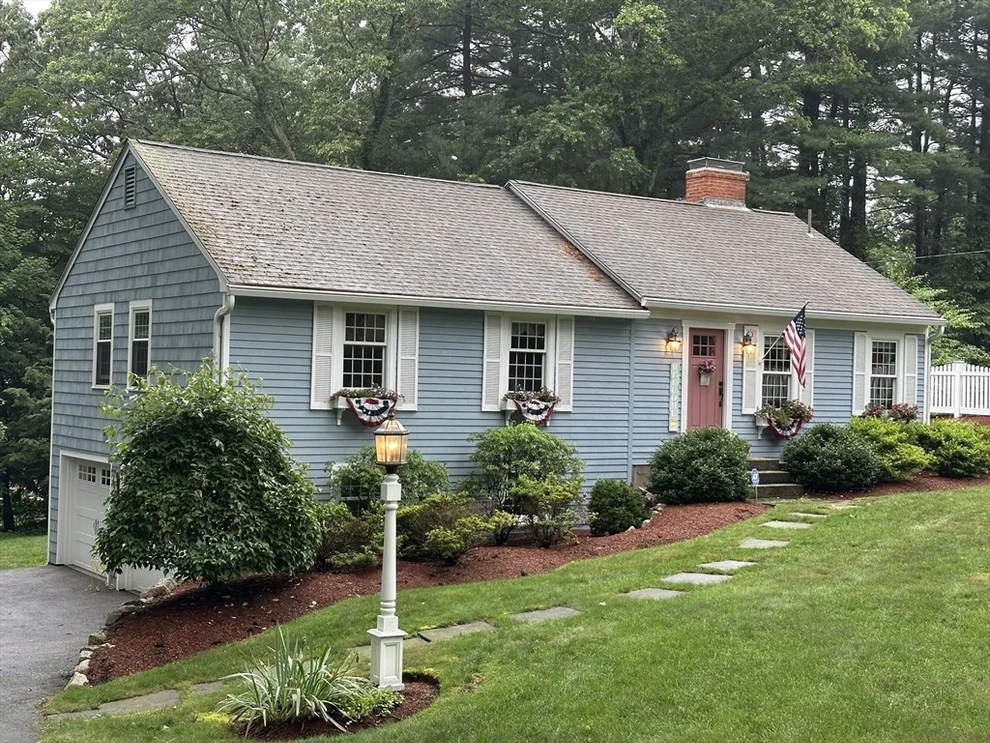 Unit for sale at 39 Woodbury Rd, Southborough, MA 01772