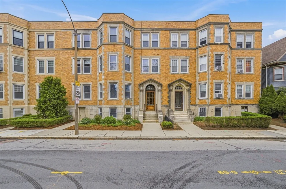Unit for sale at 134 Pleasant, Brookline, MA 02446