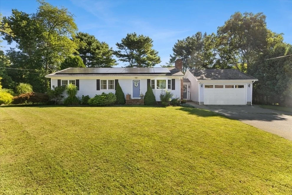 Unit for sale at 16 Green Meadow Dr, Acushnet, MA 02743