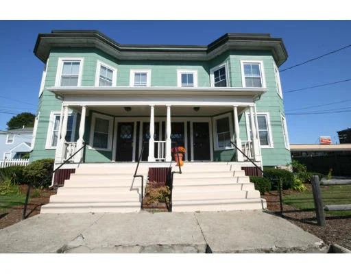 Unit for sale at 1210 Chestnut St, Newton, MA 02464