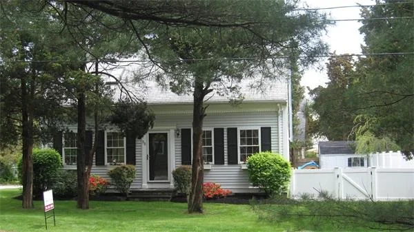Unit for sale at 58 Everett St, Marshfield, MA 02050