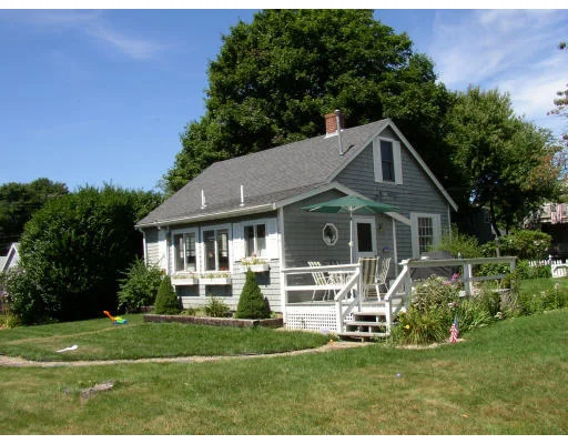 Unit for sale at 104 Franklin St, Marshfield, MA 02050