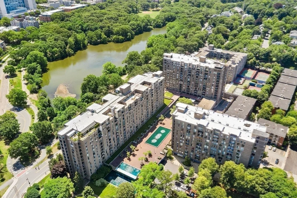 Unit for sale at 44 Washington St, Brookline, MA 02445