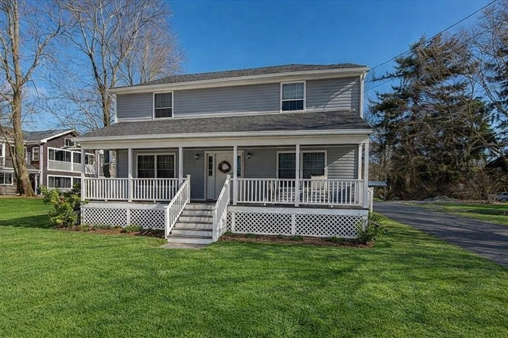 Unit for sale at 10 Emerald St, Gloucester, MA 01930