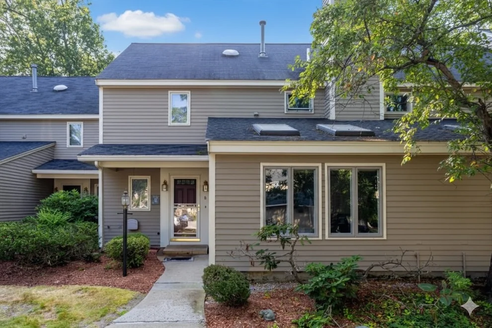 Unit for sale at 8 Iris Way, Haverhill, MA 01830