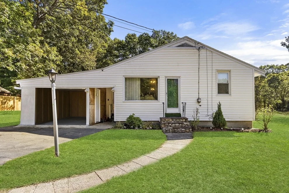 Unit for sale at 82 Sunset Dr, Taunton, MA 02780